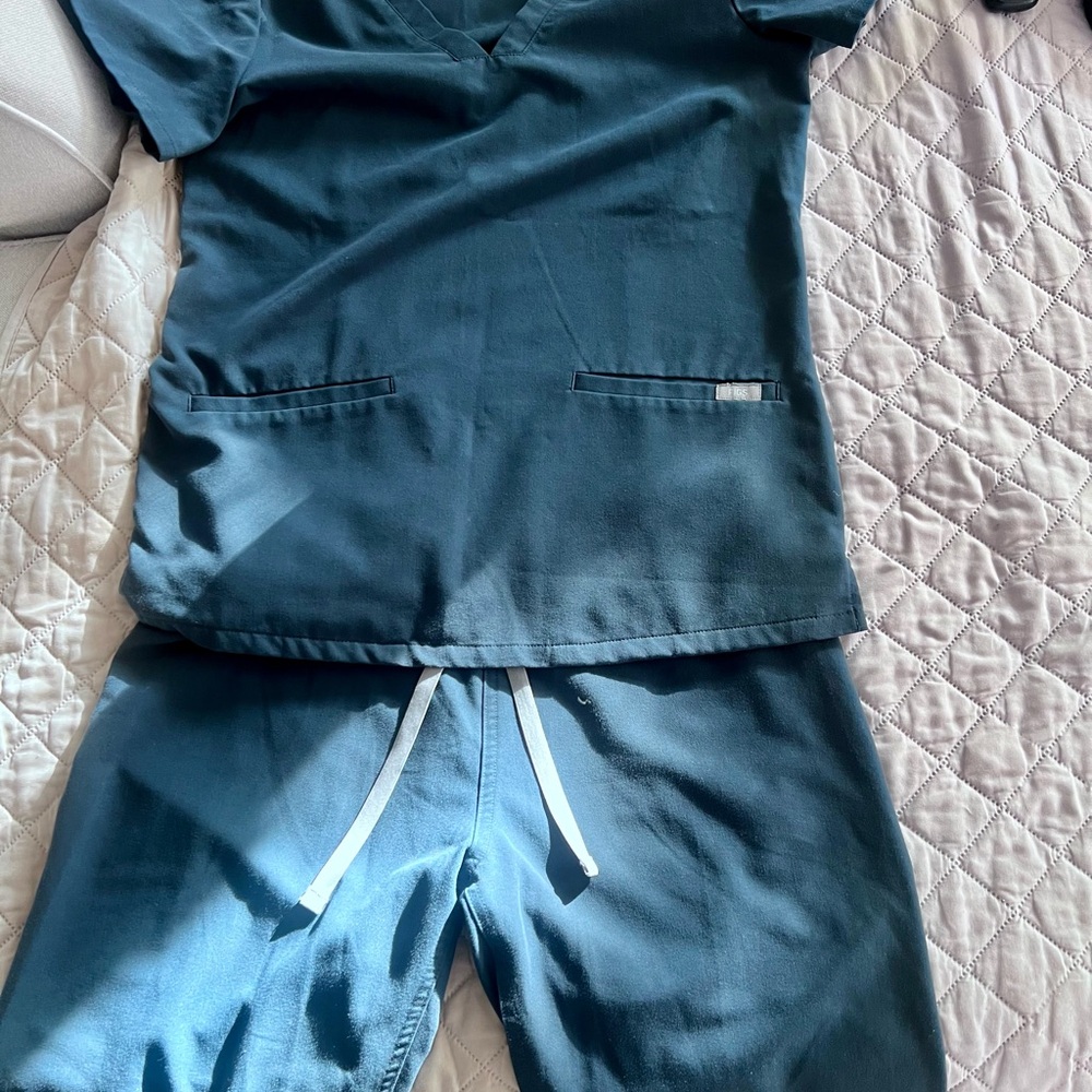 Figs Women's Blue Pajama Set
